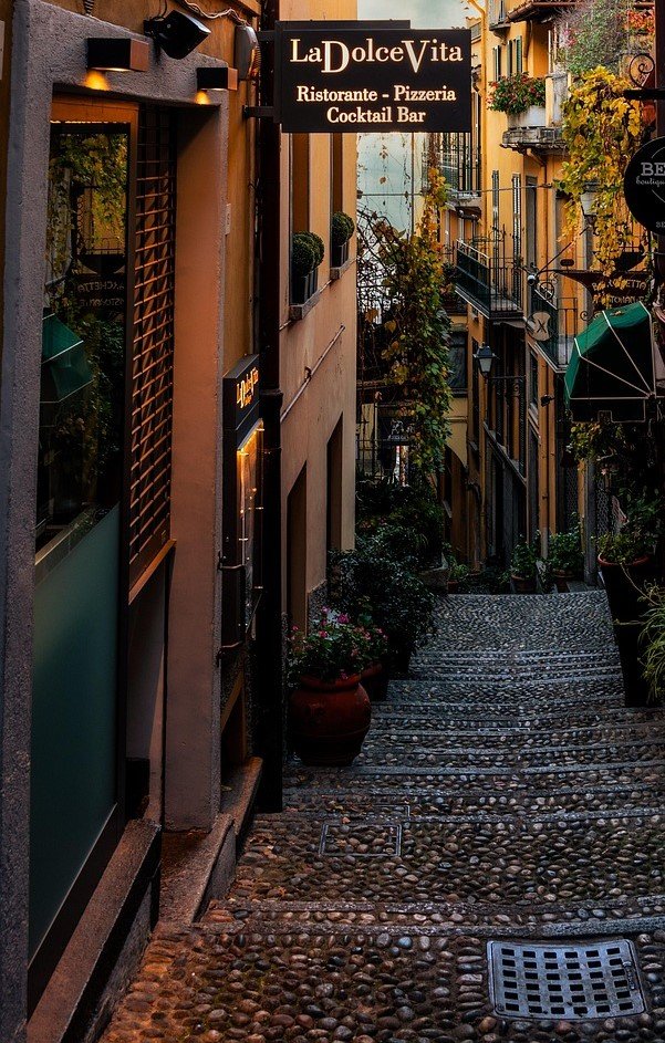 We had the privilege of attending an exclusive event hosted by the renowned Al Habtoor Group — a name that has become synonymous with excellence, innovation, and luxury across the UAE and beyond. As one of the most influential developers in the region, Al Habtoor Group continues to shape Dubai’s skyline with visionary projects that combine architectural brilliance with unmatched quality.